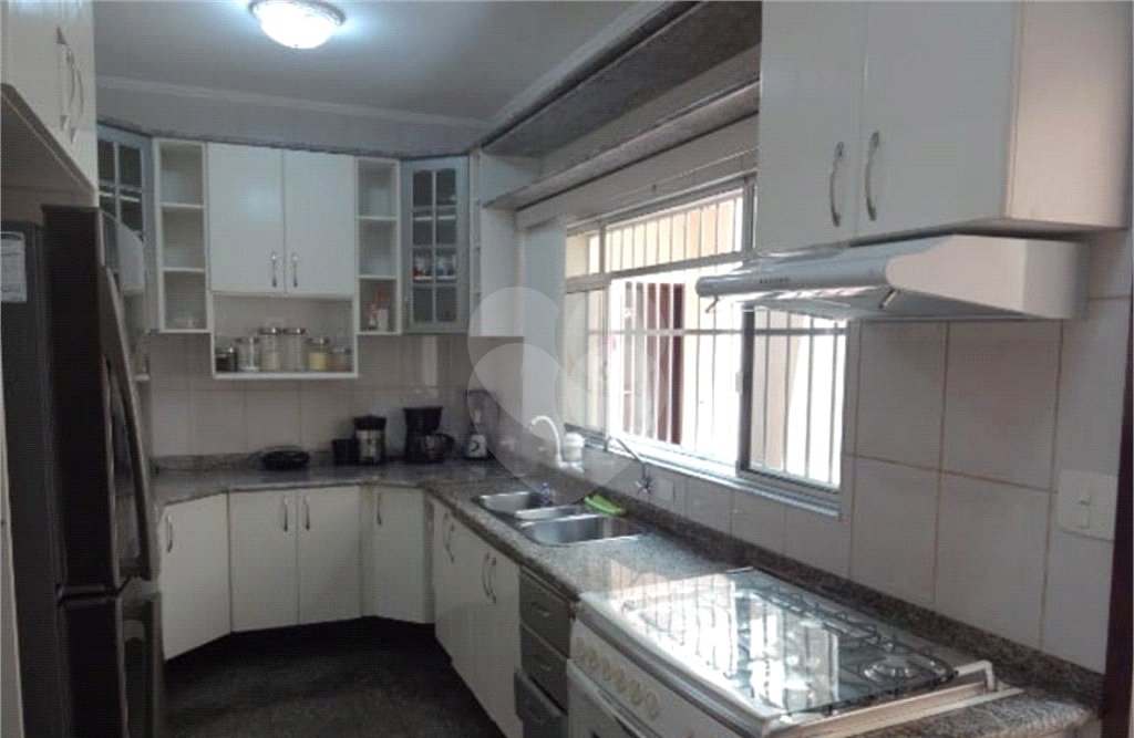 Sobrado à venda com 3 quartos, sendo 1 suíte, em Jardim São Luís, São Paulo, SP