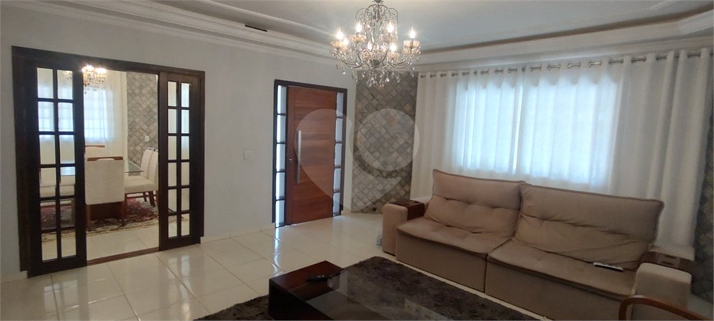 Casa à venda com 4 suítes no Centro, Extrema, MG