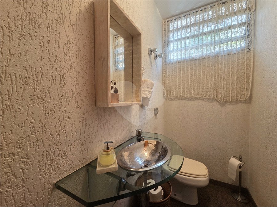Sobrado à venda com 4 quartos, sendo 2 suítes,  em Jardim Marajoara, São Paulo, SP
