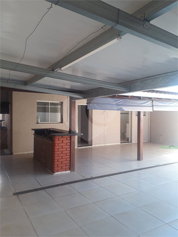 Excelente casa para venda no Parque Fher