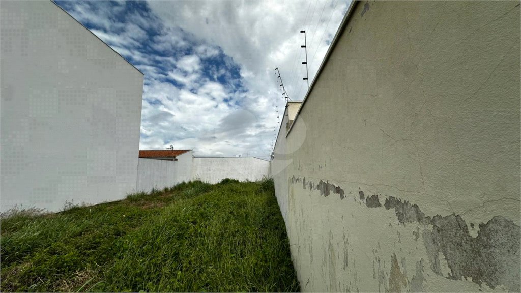 Terreno à venda em Jardim São João Batista, São Carlos - SP