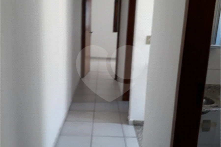 Sobrado com 3 Quartos e 3 banheiros à Venda, 180 m² por R$ 680.000