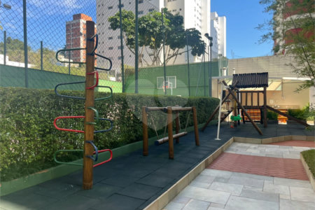 Apartamento à venda com 3 suítes em Real Parque, São Paulo, SP