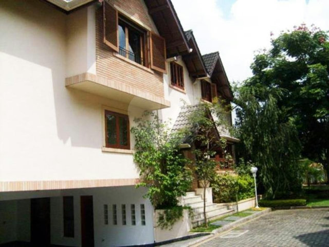 Casa à venda ou para alugar com 4 suítes no condomínio Vilaggio Monte Alegre, São Paulo - SP