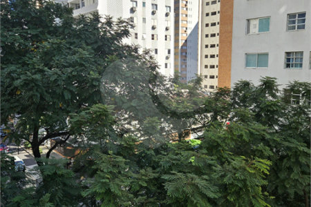 Apartamento à venda com 3 quartos, sendo 1 suíte,  em Itaim Bibi, São Paulo, SP