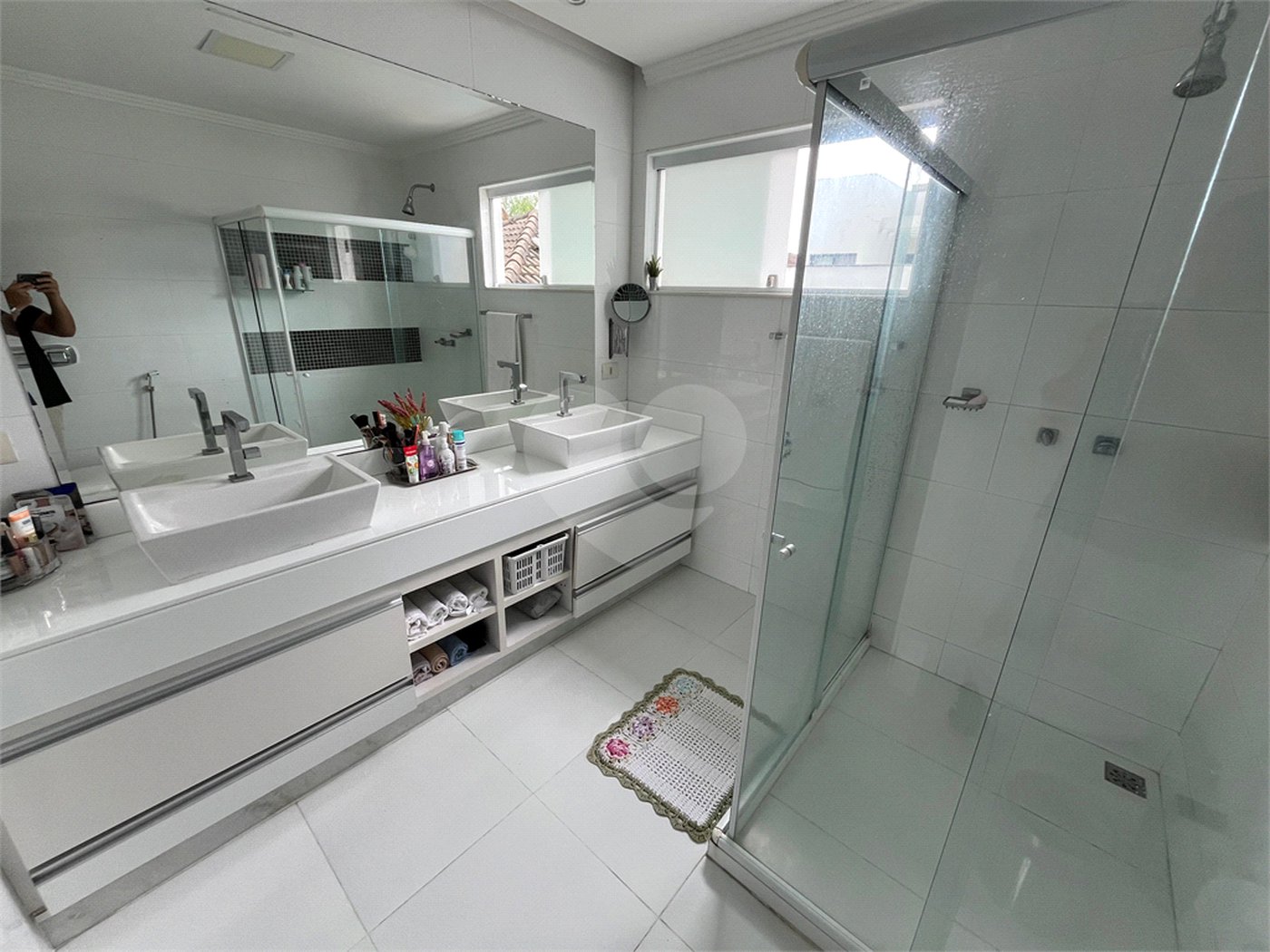 Casa à venda com 3 quartos, sendo 1 suíte, no condomínio Golden Village, Rio de Janeiro - RJ