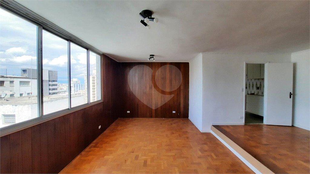 Apartamento à venda com 3 quartos, sendo 1 suíte, em Santa Cecília, São Paulo, SP