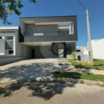 Casa à venda com 3 suítes no condomínio Terras de São Francisco, Sorocaba - SP