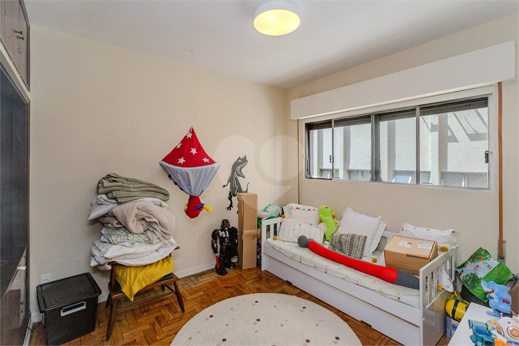 Apartamento à venda com 4 quartos, sendo 1 suíte, em Santa Cecília, São Paulo, SP