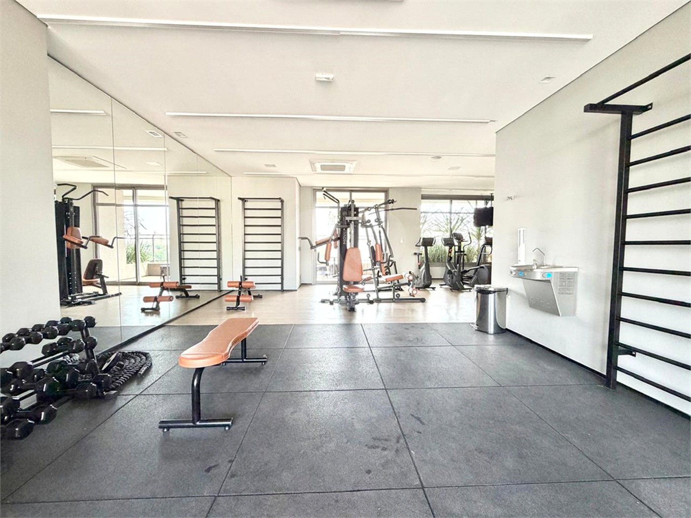 Apartamento à venda com 3 suítes em Campo Belo, São Paulo, SP