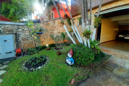 Casa à venda com 4 quartos, sendo 2 suítes, em Jardim Franca, São Paulo, SP
