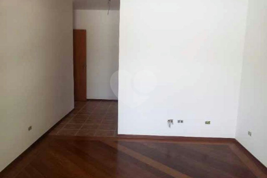 Sobrado à venda com 4 quartos, sendo 2 suítes, em Jardim Floresta, São Paulo, SP