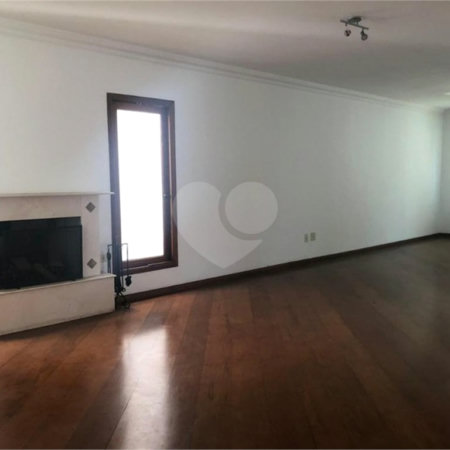 Casa à venda com 4 suítes no condomínio Vila das Emboabas, São Paulo - SP