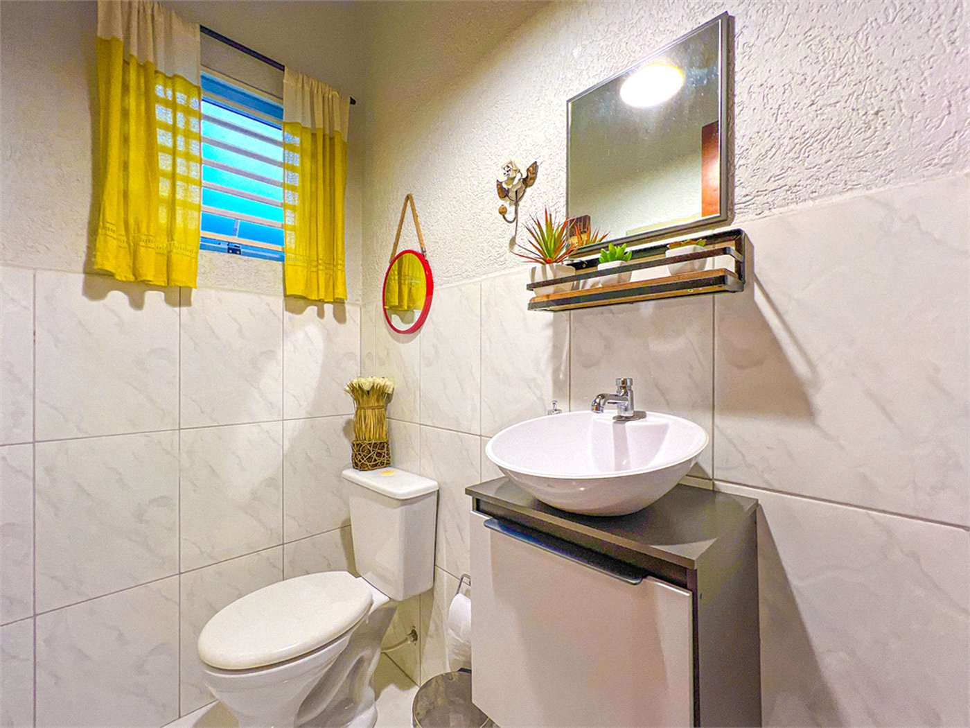 Casa à venda com 3 quartos, sendo 1 suíte,  no condomínio 658, São Paulo - SP