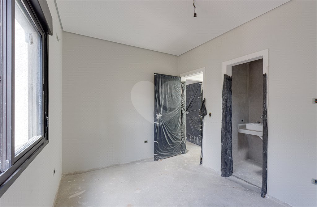 Casa à venda com 4 suítes no condomínio Reserva Robélia, São Paulo - SP