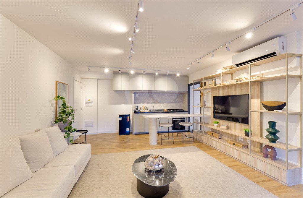 Apartamento à venda com 3 quartos, sendo 1 suíte, em Jardim Marajoara, São Paulo, SP