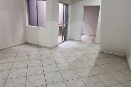 Sobrado à venda com 2 suítes em Jardim Itamaracá, Indaiatuba, SP