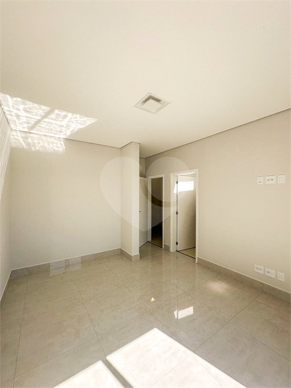 Casa à venda com 3 quartos, sendo 1 suíte, no condomínio Residencial Mont'alcino, Valinhos - SP