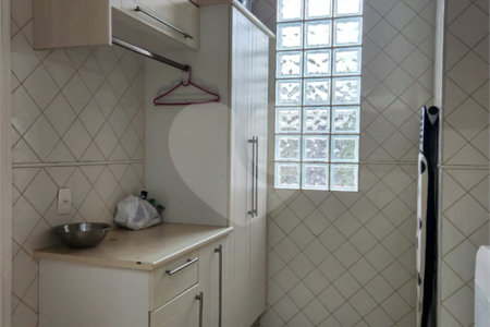 Sobrado à venda com 3 quartos, sendo 1 suíte, em Jardim Vale das Rosas, Araraquara, SP