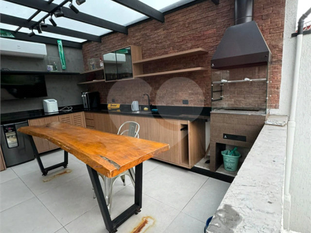 Casa à venda com 3 quartos, sendo 1 suíte,  no condomínio Residencial Vegas, São Paulo - SP