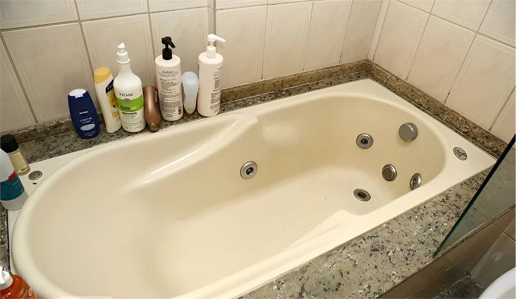 Apartamento à venda com 4 quartos, sendo 3 suítes, em Real Parque, São Paulo, SP