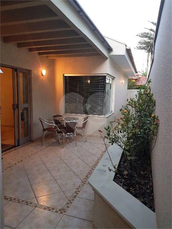 Casa à venda com 4 quartos, sendo 1 suíte, no condomínio Residencial Esplanada, Salto - SP