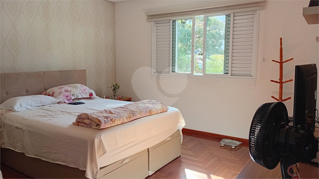 Sobrado à venda com 4 quartos, sendo 2 suítes,  em Vila Gilda, Santo André, SP