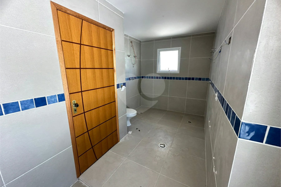 Casa à venda com 4 suítes no condomínio Villaggio Houda, São Paulo - SP