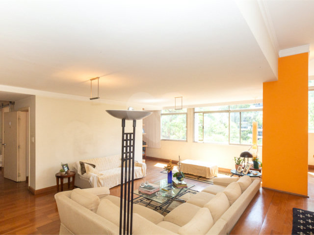 Apartamento à venda com 3 quartos, sendo 2 suítes,  em Alto da Boa Vista, São Paulo, SP