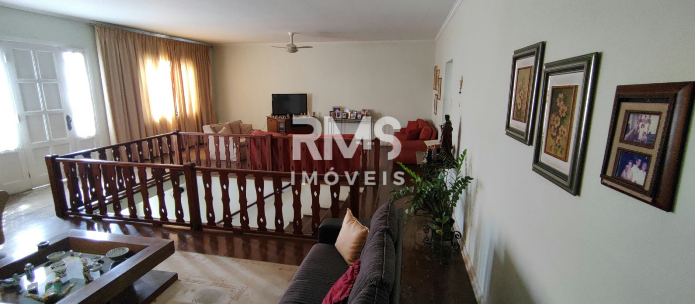 Casa à venda com 4 quartos, sendo 2 suítes,  no Centro, Itu, SP