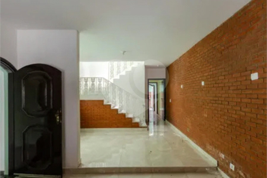 Sobrado à venda ou para alugar com 3 quartos, sendo 1 suíte, em Conjunto Residencial Vista Verde, São Paulo, SP