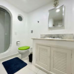 Apartamento Frente Mar com 4 Quartos para Venda ou Locação em Pitangueiras – Guarujá/SP