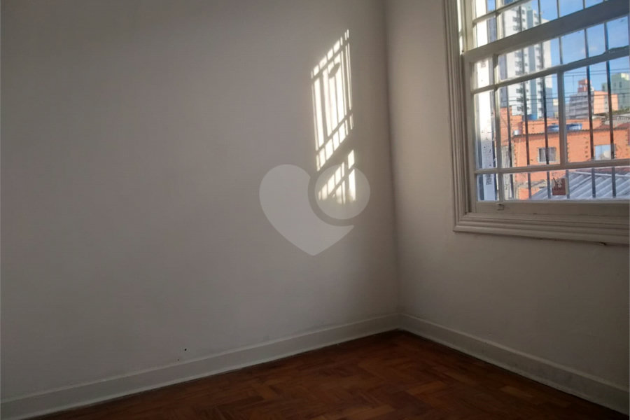 Sobrado à venda com 3 quartos em Bom Retiro, São Paulo, SP