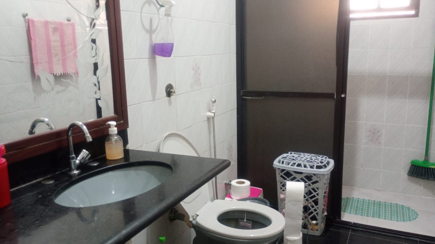 Casa com 3 dormitórios à venda, 140 m² por R$ 425.000,00 - Parque Bitaru - São Vicente/SP