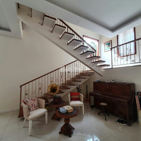 Casa para locação no Jardim Paulista – um refúgio com vista deslumbrante em Atibaia