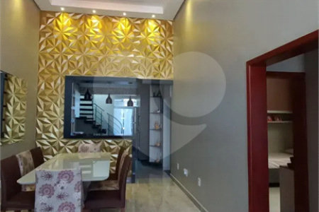 Casa à venda com 3 quartos, sendo 1 suíte, no condomínio Horto Florestal Villagio, Sorocaba - SP