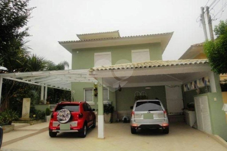 Casa à venda com 4 quartos, sendo 3 suítes, no condomínio Residencial Jardim Itatinga, São Paulo - SP