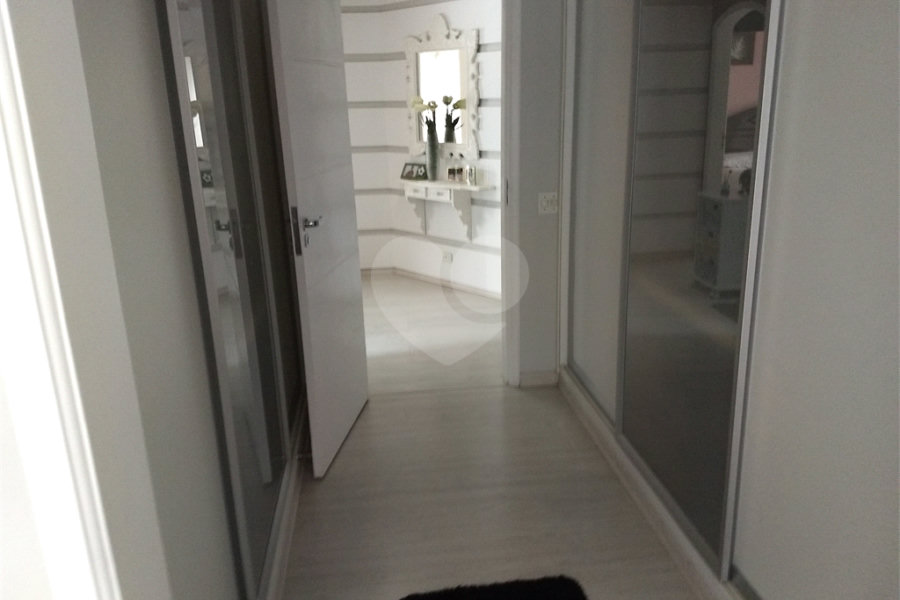 Casa Térrea à venda ou para alugar com 4 suítes em Horto, São Paulo, SP
