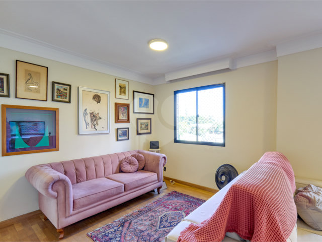 Apartamento à venda com 3 quartos, sendo 1 suíte,  em Alto da Boa Vista, São Paulo, SP