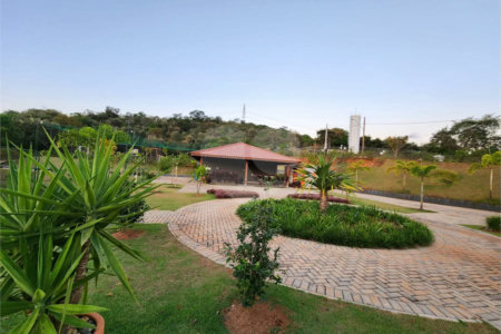 Terreno com 1.500 m2 no Condomínio Residencial Jardim Primavera Louveira SP