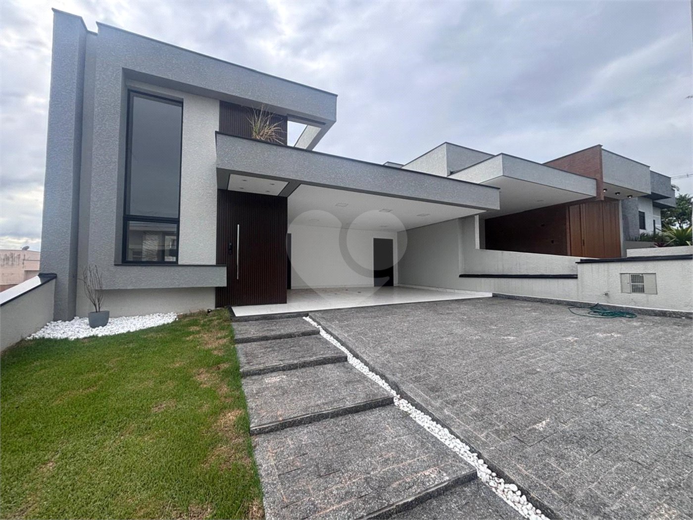 Casa à venda com 3 suítes no condomínio Campos do Conde I e II, Sorocaba - SP