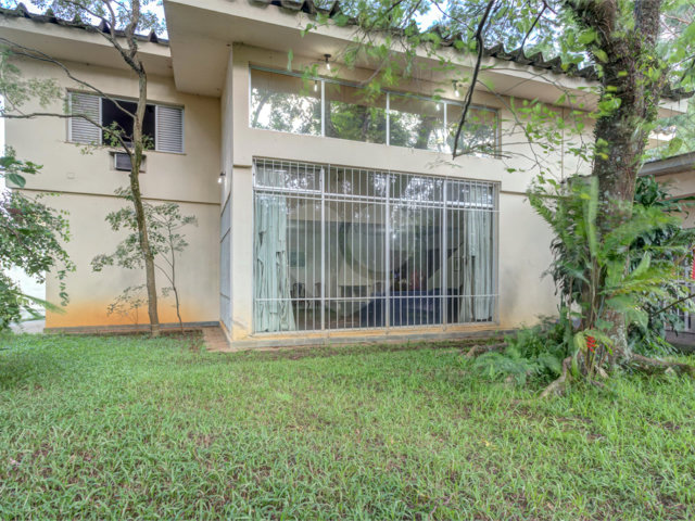 Casa à venda com 4 quartos, sendo 3 suítes,  em Jardim Marajoara, São Paulo, SP