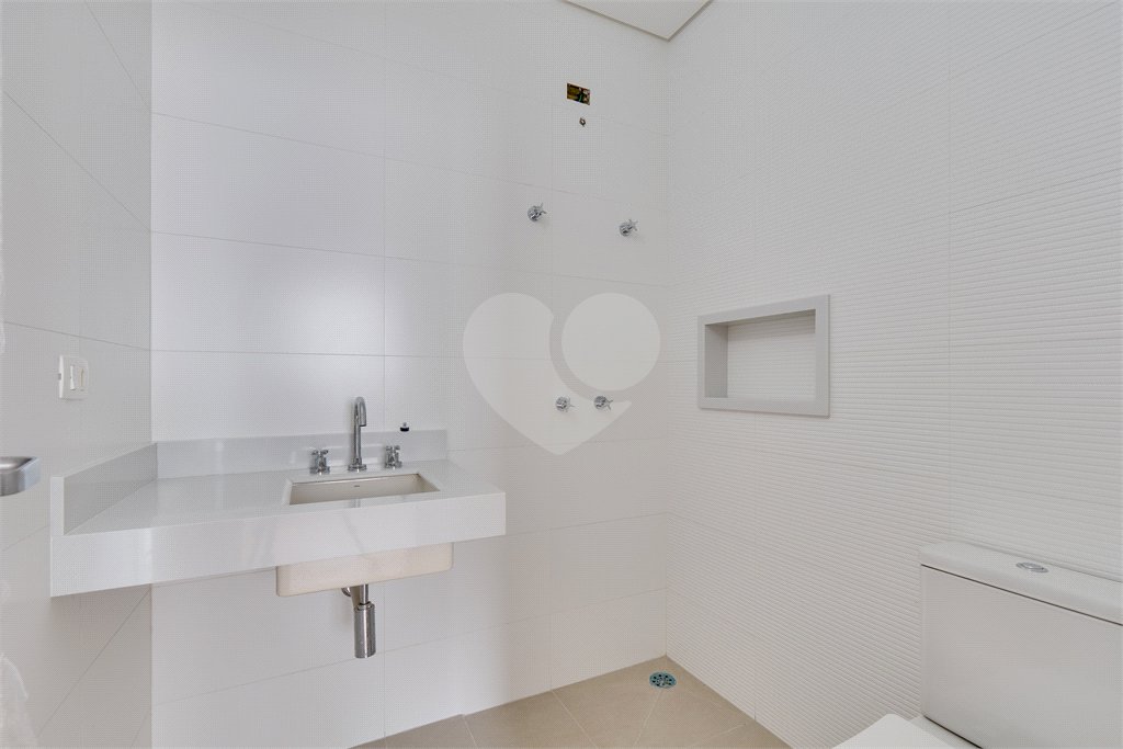 Casa à venda com 4 suítes no condomínio Gaia, São Paulo - SP