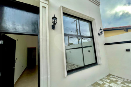 Casa de Vila à venda com 3 quartos, sendo 1 suíte,  em Vila São Caetano, Sorocaba, SP