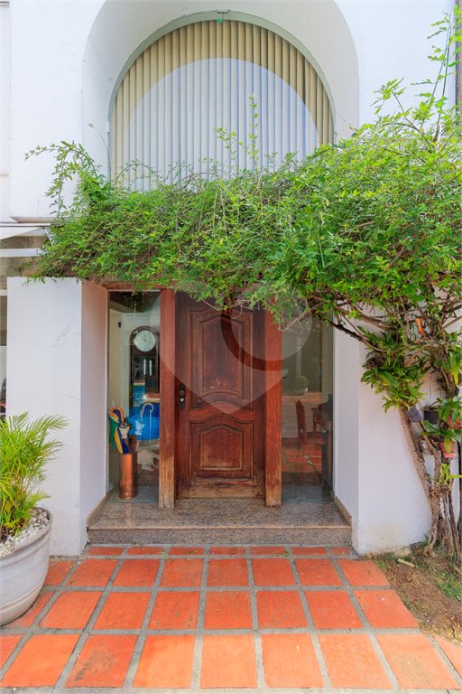 Casa à venda com 4 quartos, sendo 3 suítes, em Jardim Panorama, São Paulo, SP