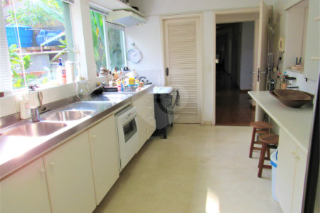 Casa à venda com 3 quartos, sendo 1 suíte, em Guarapiranga, São Paulo, SP