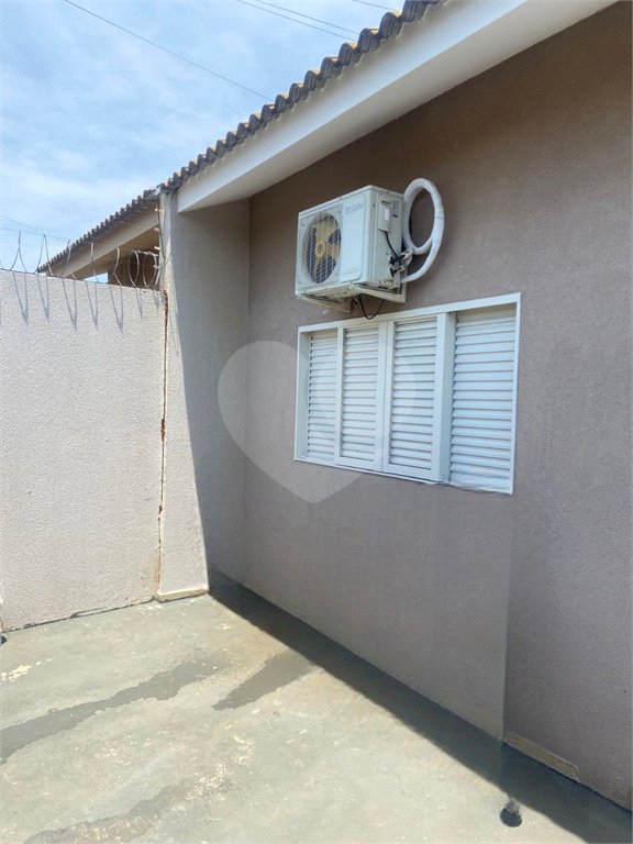 Casa à venda com 3 quartos, sendo 1 suíte, em Ipê, Três Lagoas, MS