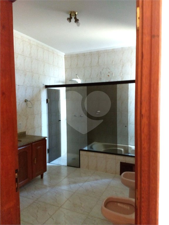 Sobrado à venda com 5 quartos, sendo 1 suíte, em Vila Esperia Ou Giglio, Atibaia, SP