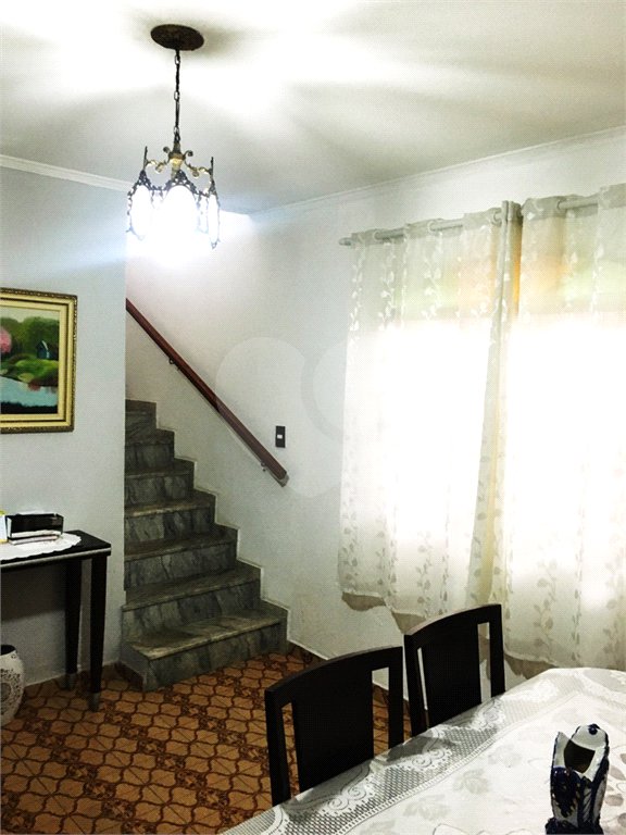 Sobrado à venda com 4 quartos, sendo 1 suíte,  em Vila Gomes, São Paulo, SP