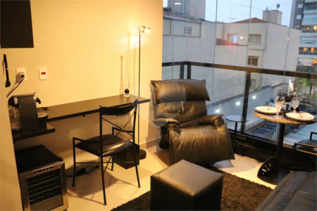 Studio à venda na Aclimação c/33,20m2 úteis - 1 Quarto/1 Vaga - 800m. metrô Ana Rosa/Paraíso